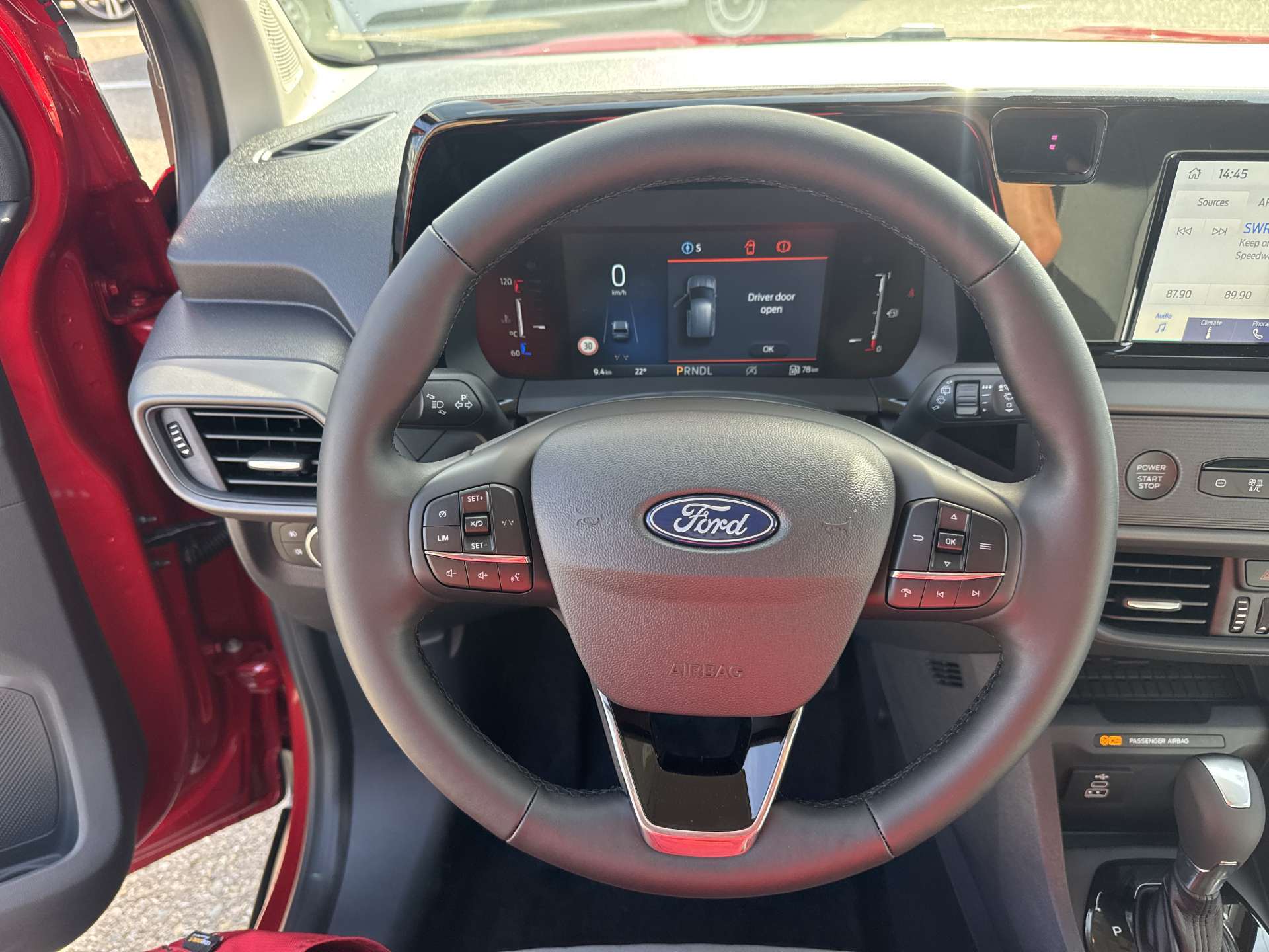 FORD Tourneo Courier 1.0 EcoBoost Titanium Automat-image-14