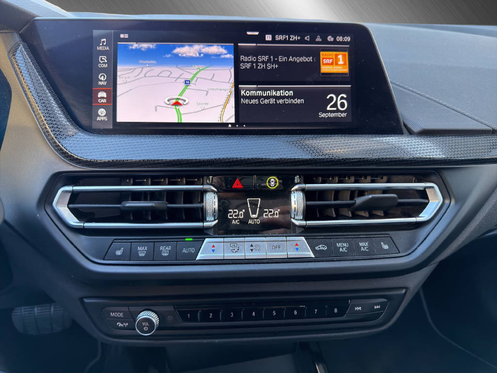BMW 120d xDrive Sportline **CH Fahrzeug**-image-16