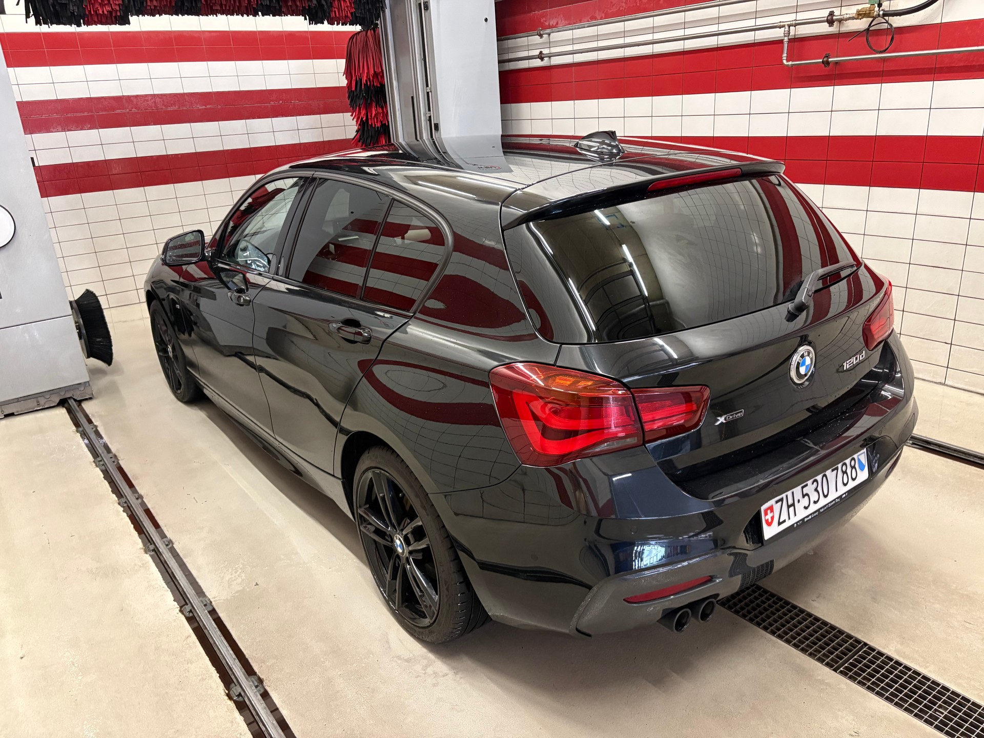 BMW 120d xDrive SAG-image-1