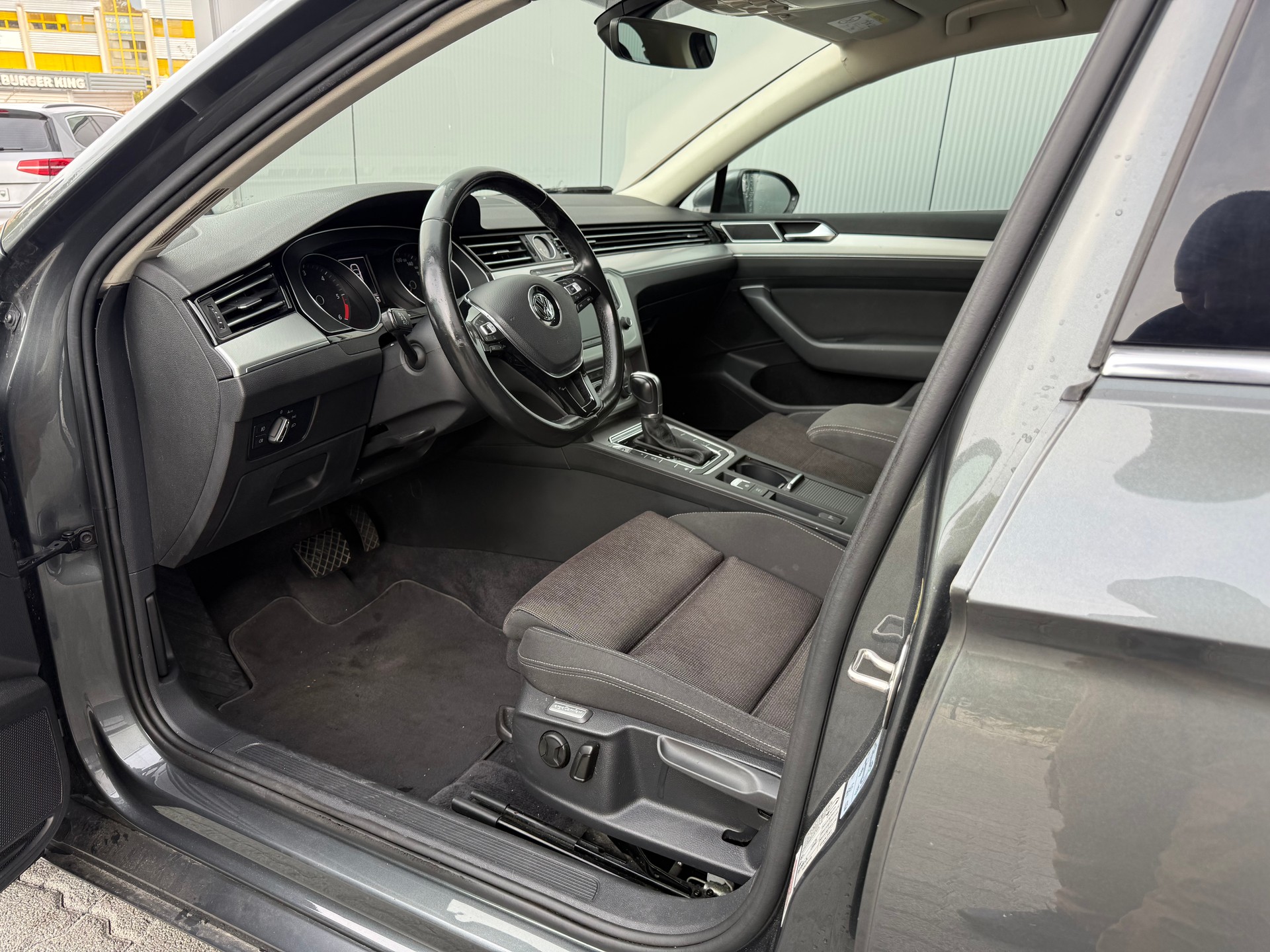 VW Passat Variant 2.0 TDI BMT Highline DSG-image-7