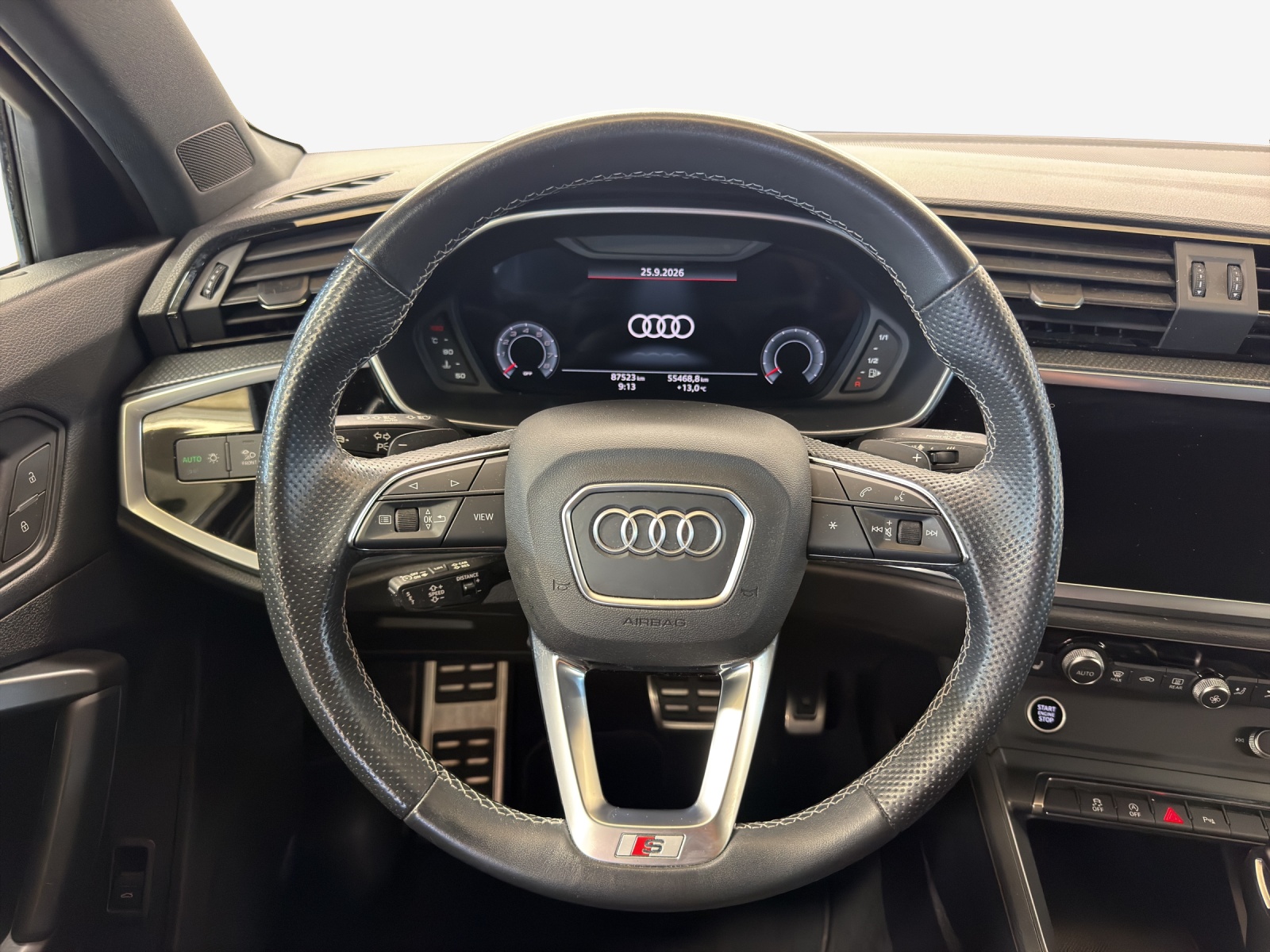 AUDI Q3 40 TFSI S line quattro S-tronic-image-9