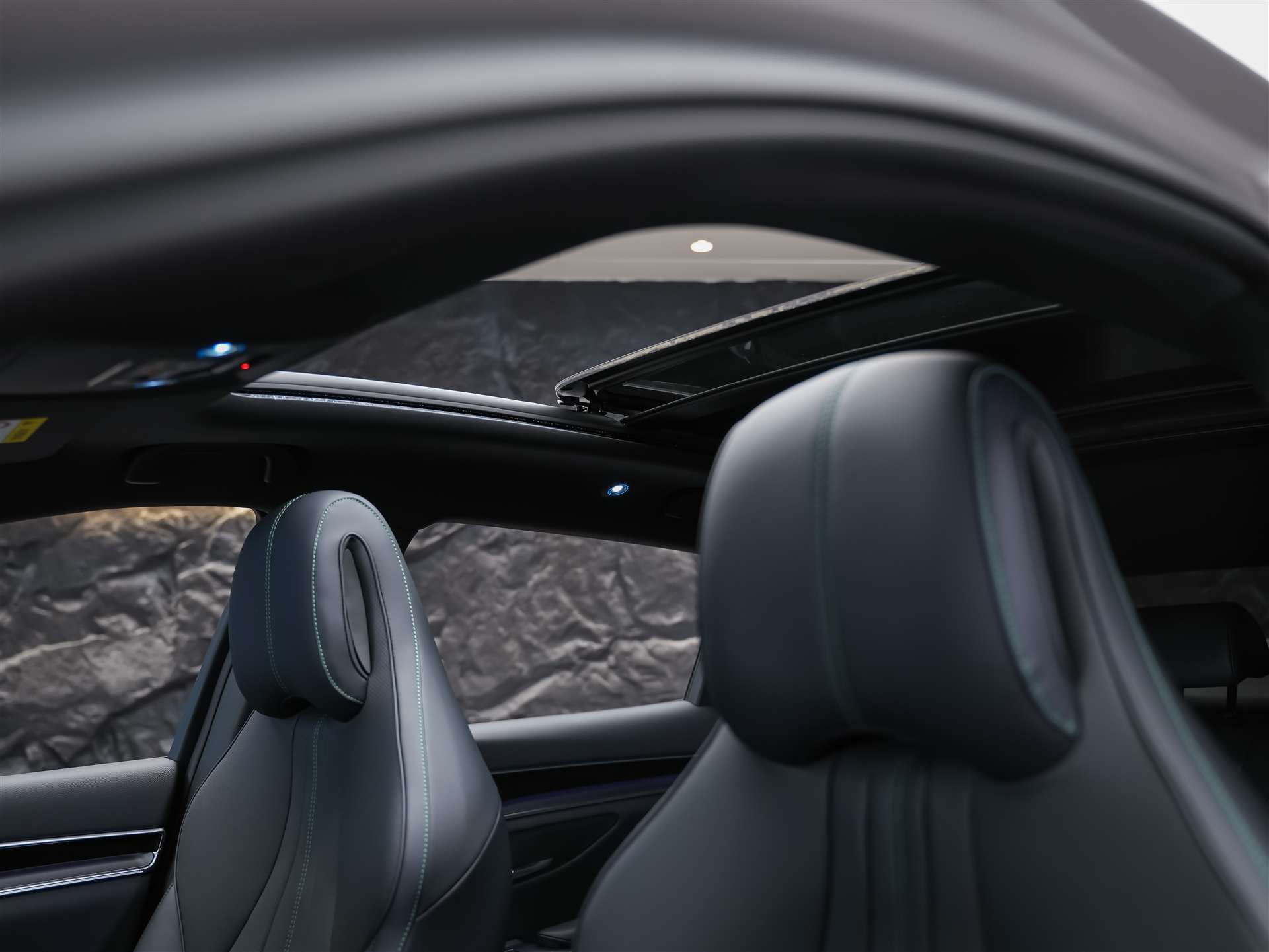 BYD Seal U DM-i Design AWD *SOFORT Verfügbar*Werksgarantie*Lenkradheizung*Sitzbelüftung*360° Kamera*-image-11