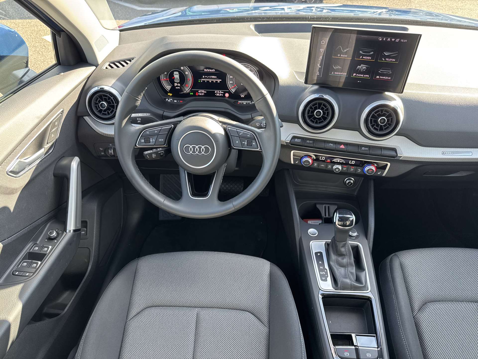 AUDI Q2 35 TFSi S-Line S-Tronic Automat-image-4