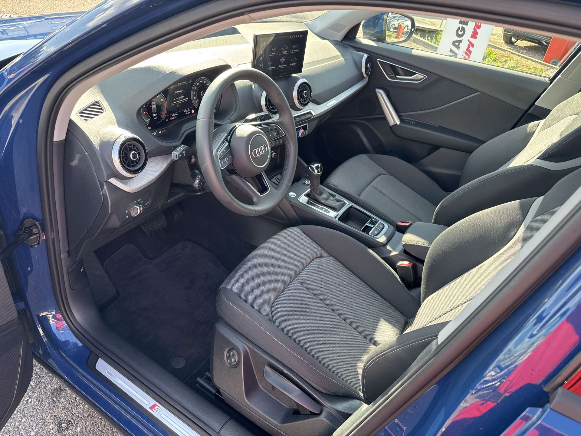 AUDI Q2 35 TFSi S-Line S-Tronic Automat-image-5