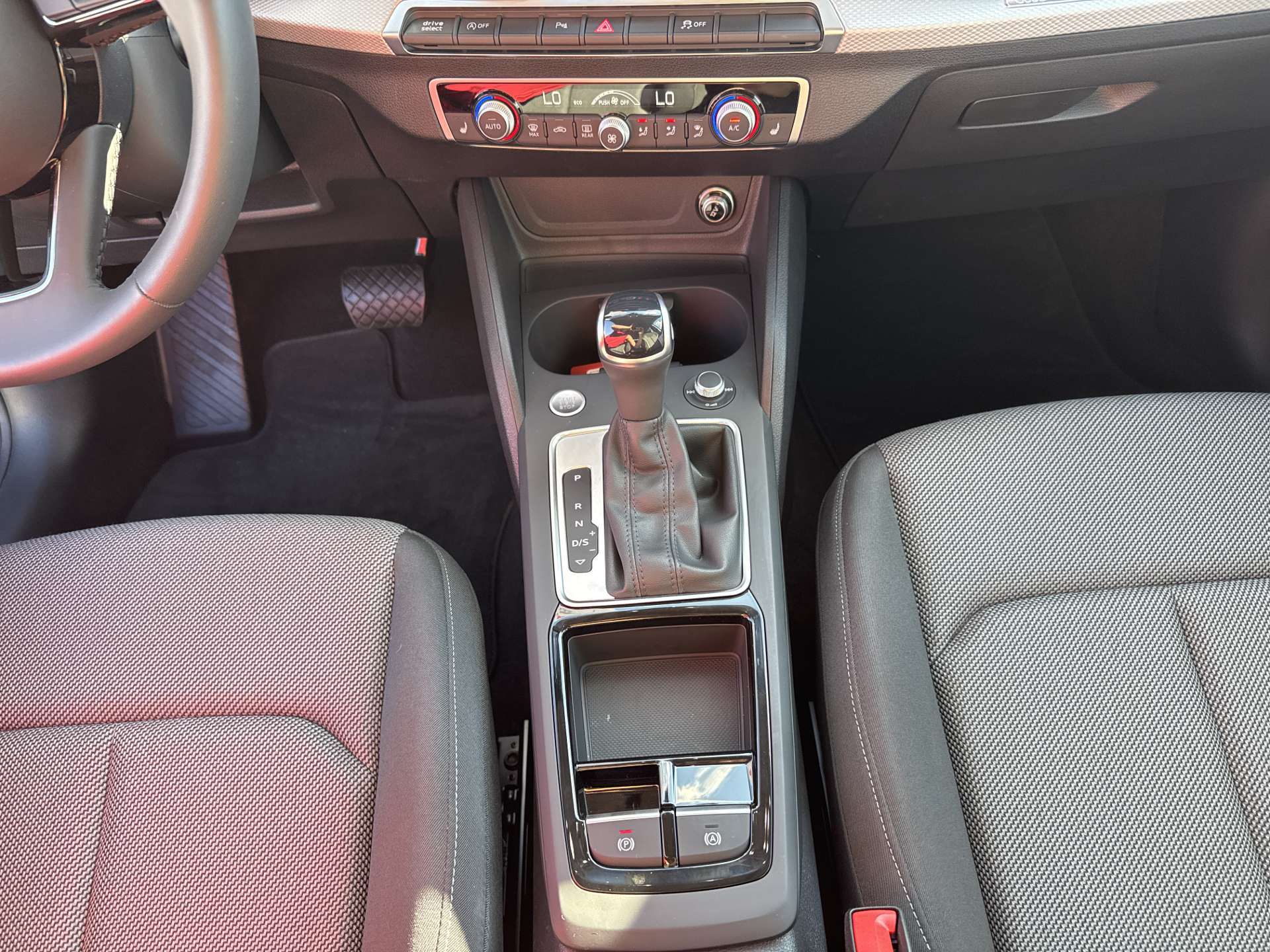 AUDI Q2 35 TFSi S-Line S-Tronic Automat-image-11