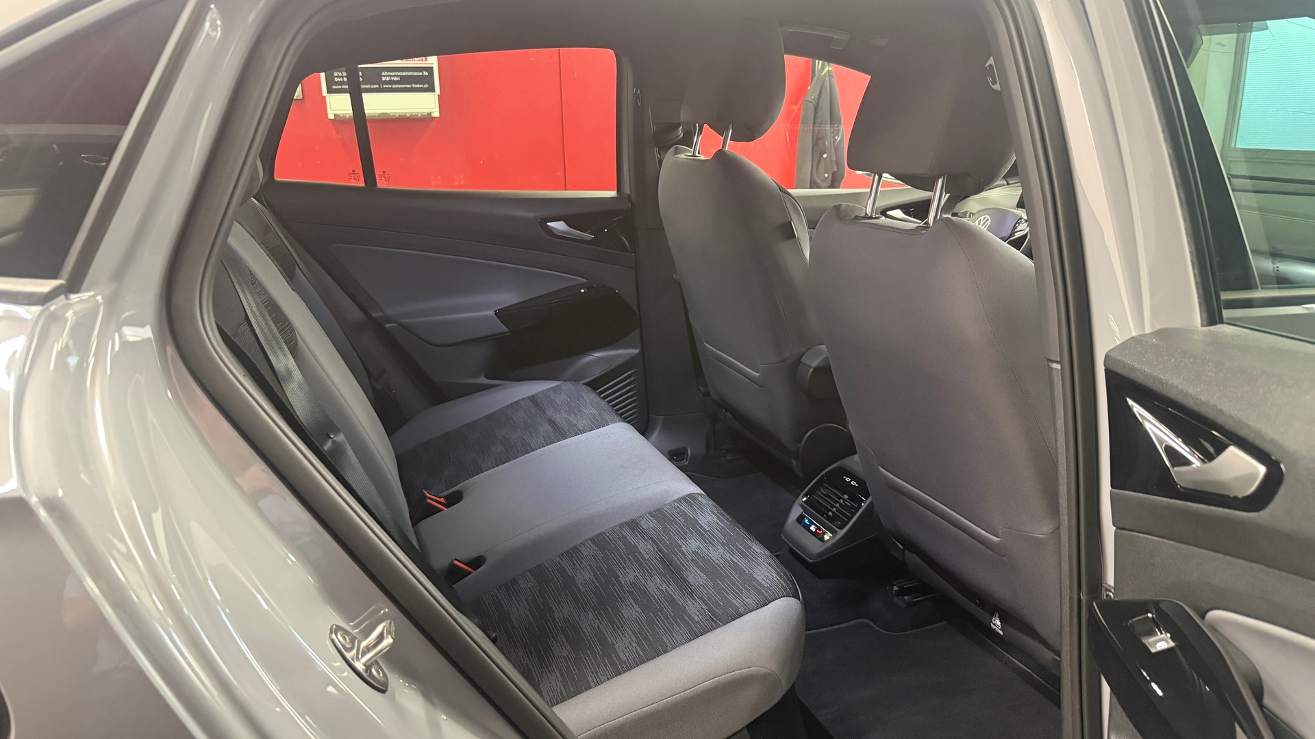 VW ID.5 Pro Performance 77 kWh 75 Edition-image-9
