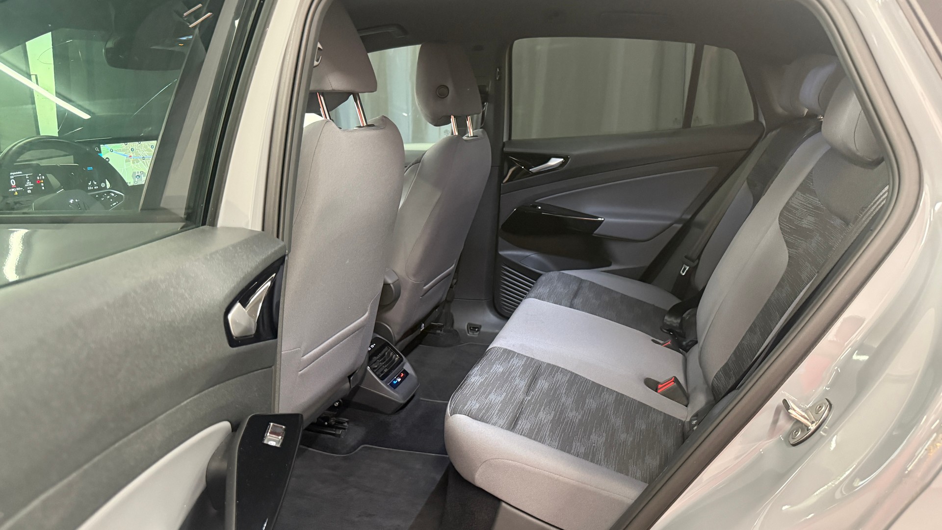 VW ID.5 Pro Performance 77 kWh 75 Edition-image-8