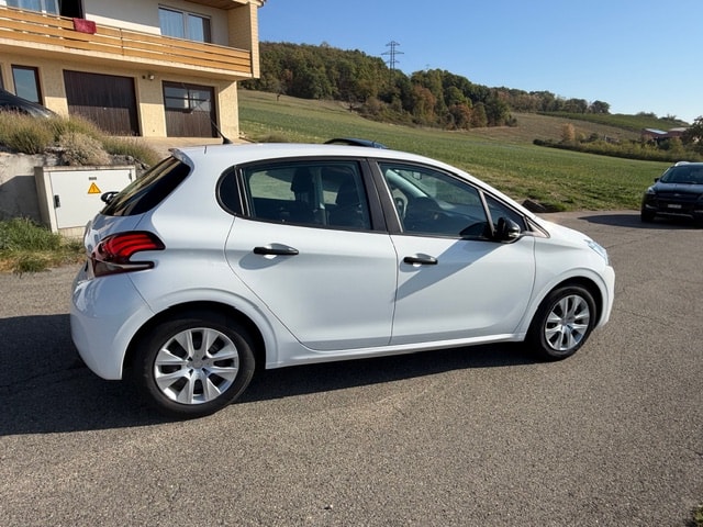 PEUGEOT 208 1.2 PureTech Urban Soul-image-7
