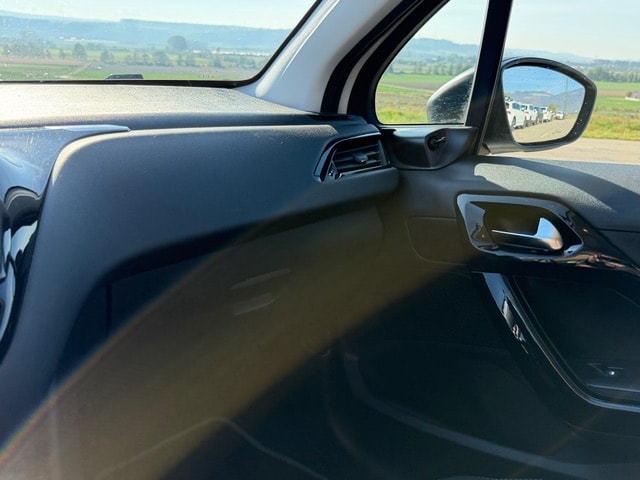 PEUGEOT 208 1.2 PureTech Urban Soul-image-15