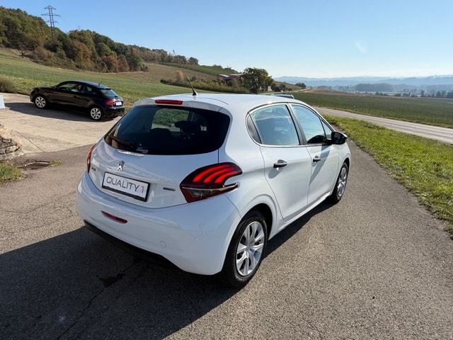 PEUGEOT 208 1.2 PureTech Urban Soul-image-6