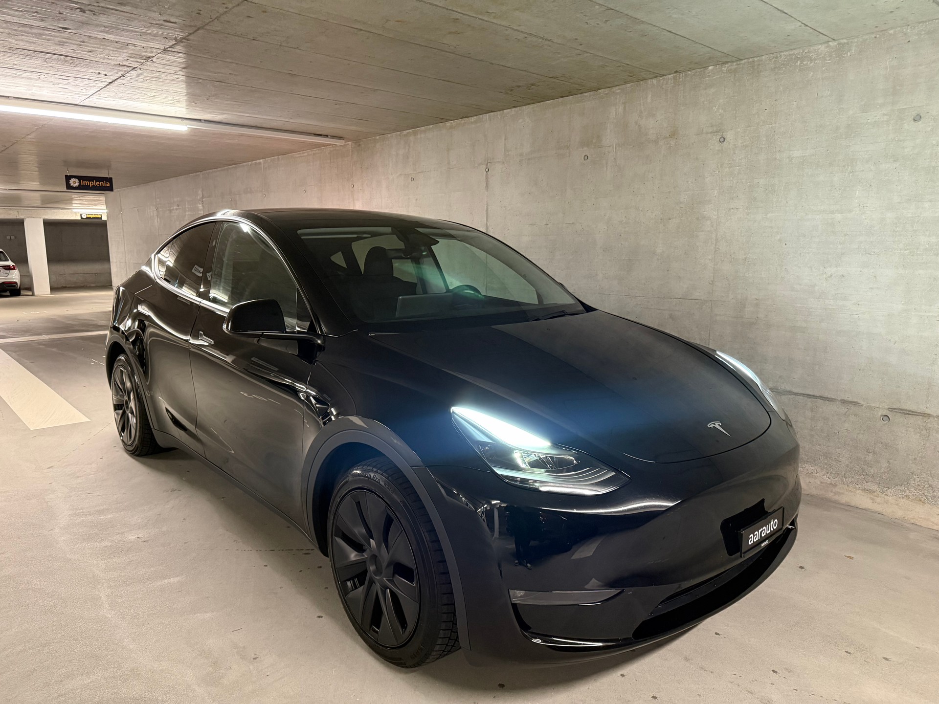 TESLA Model Y Long Range-image-5
