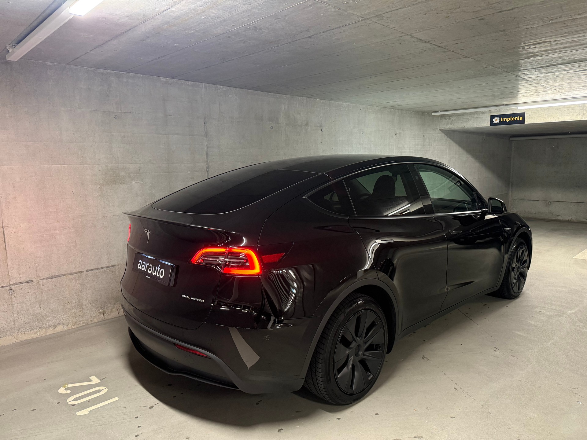 TESLA Model Y Long Range-image-4