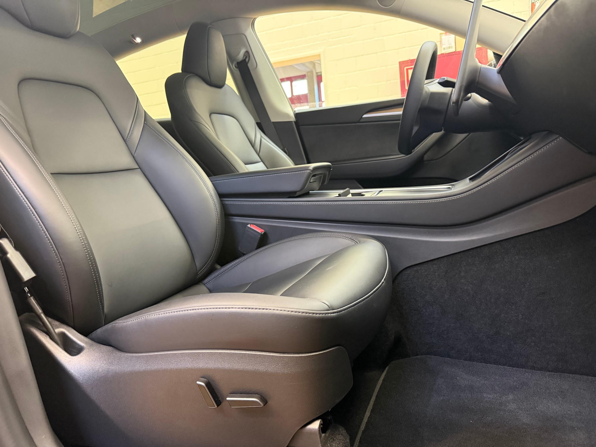 TESLA Model Y Long Range-image-13