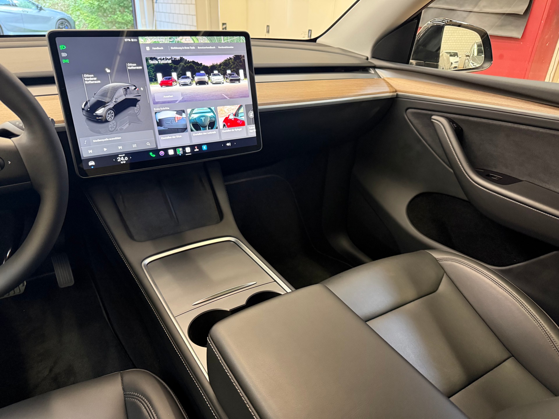 TESLA Model Y Long Range-image-10
