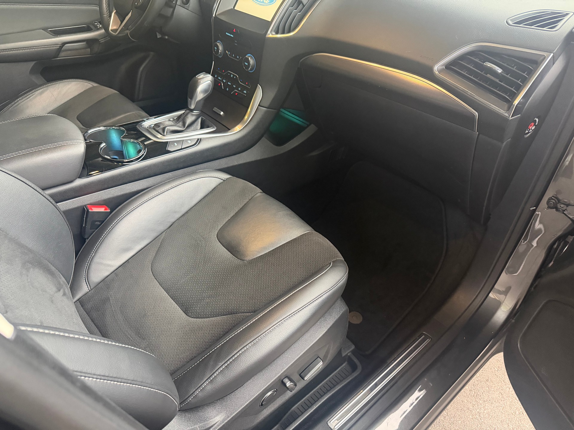 FORD S-Max 2.0 TDCi Titanium AWD PowerShift-image-9