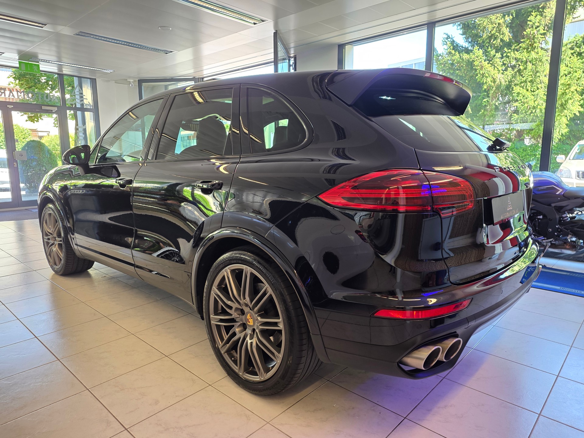 PORSCHE Cayenne S 4.2 V8 TDI Platinum Edition !!! ACHTUNG DPF DEFEKT !!!-image-9