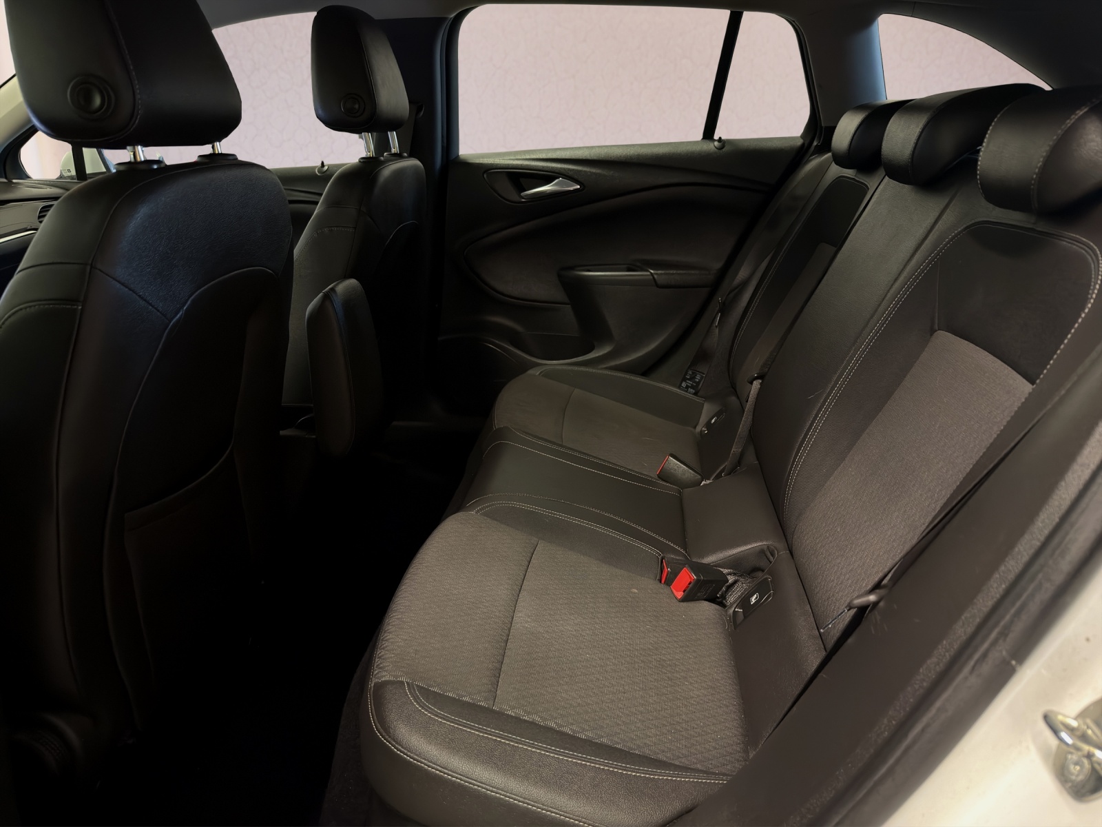 OPEL Astra 1.6 CDTi ecoF Excellence Automatic-image-14