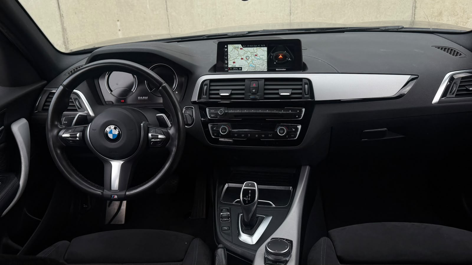 BMW 120d xDrive Edition M Sport Steptronic-image-9