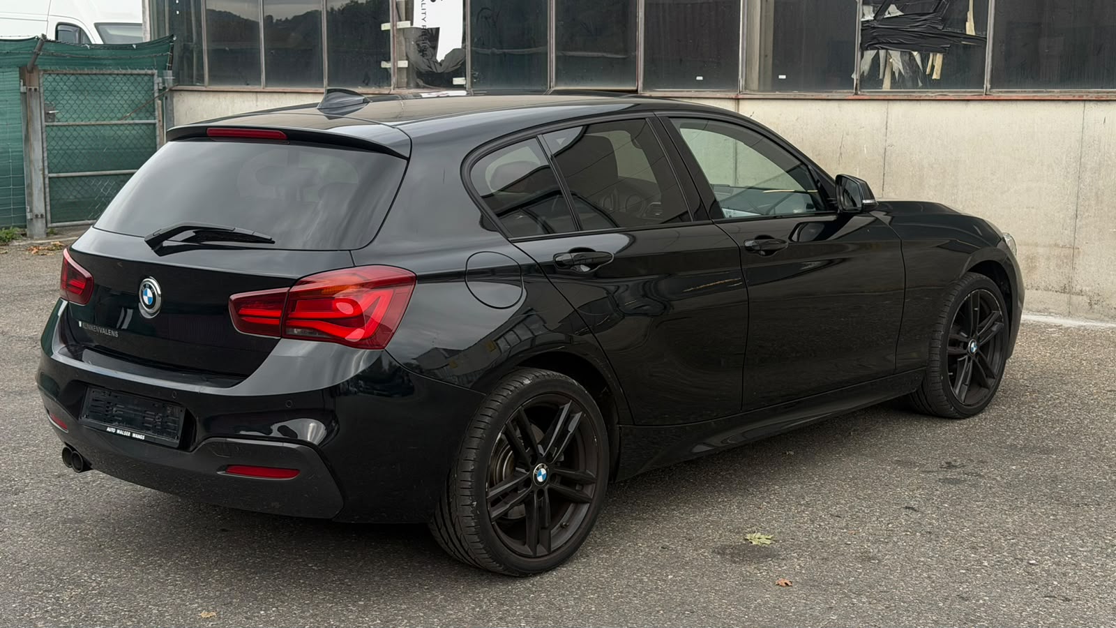 BMW 120d xDrive Edition M Sport Steptronic-image-4