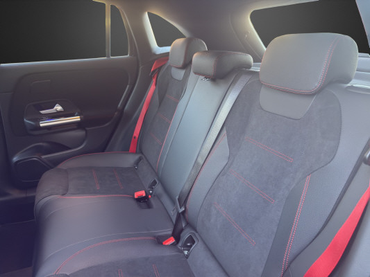 MERCEDES-BENZ GLA AMG 35 4Matic 8G-DCT-image-9