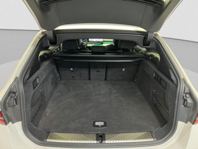 BMW 5er Reihe G61 Touring 520d xDrive-image-13