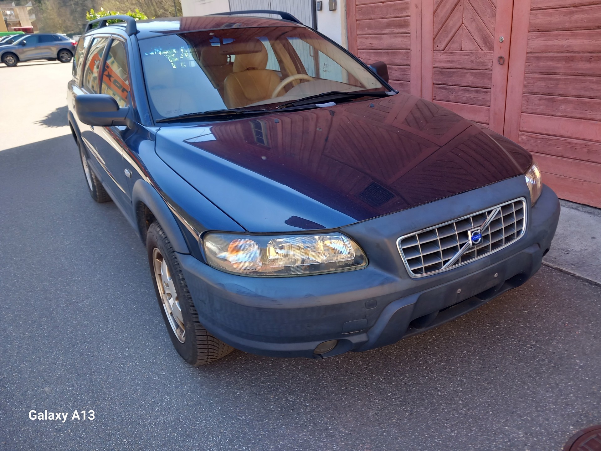 VOLVO XC70 2.4 Turbo AWD, Anhängerkupplung, Frisch ab mfk-image-5
