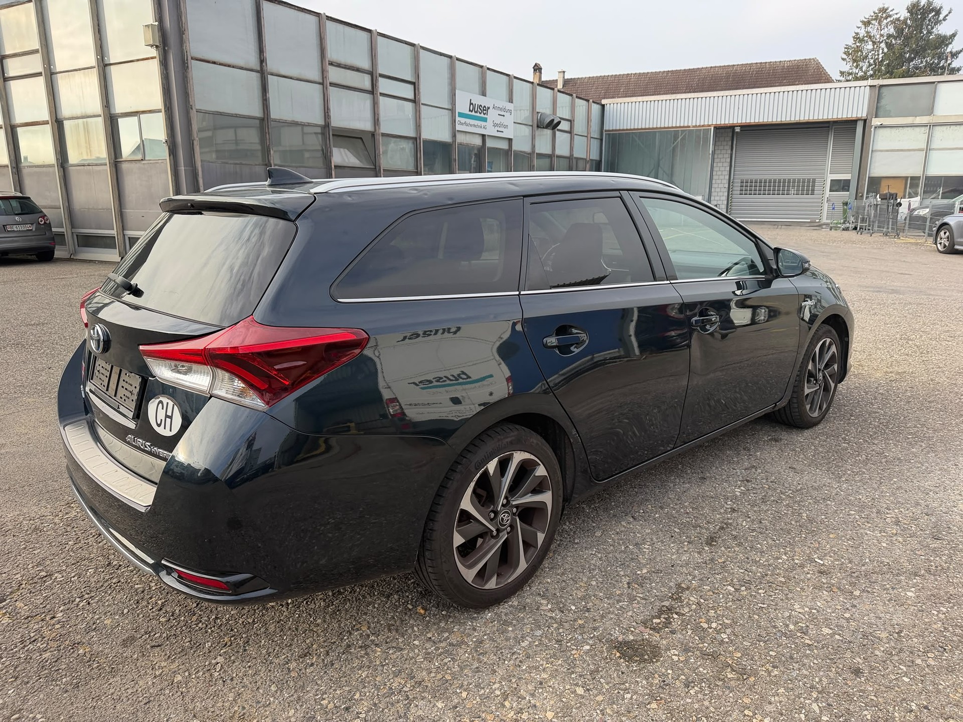 TOYOTA Auris Touring Sports 1.8 HSD Trend e-CVT-image-3