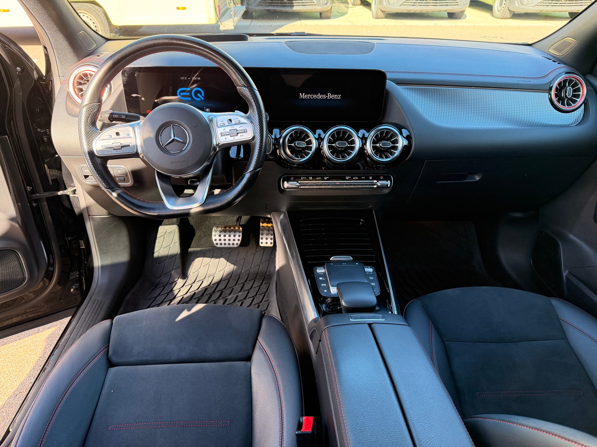 MERCEDES-BENZ EQA 350 AMG Line 4Matic-image-5