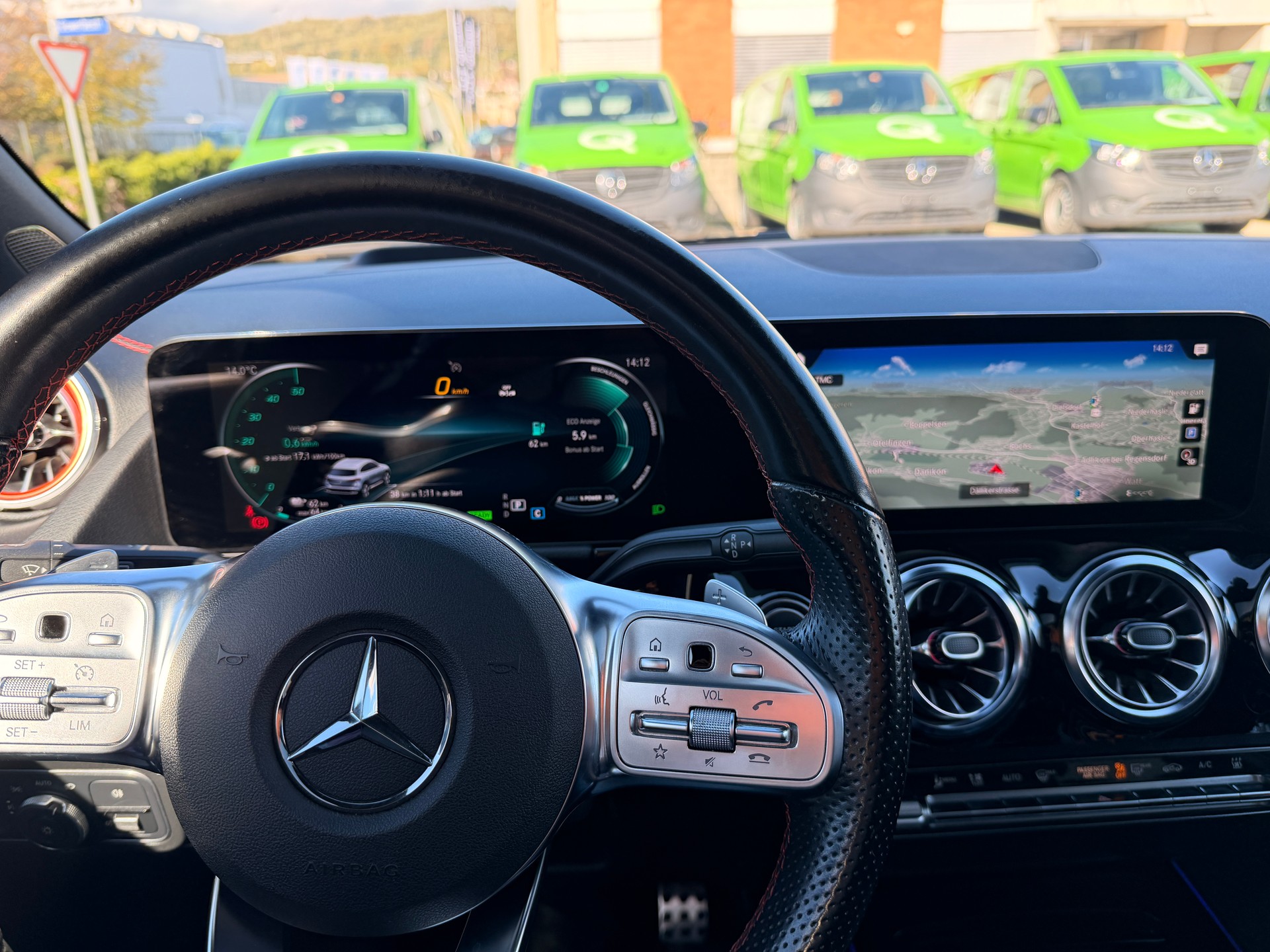MERCEDES-BENZ EQA 350 AMG Line 4Matic-image-8