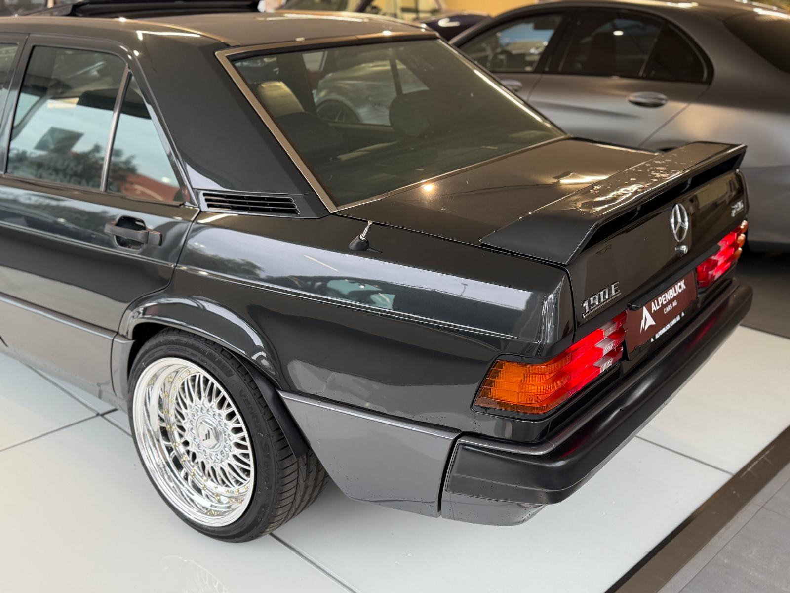 MERCEDES-BENZ 190 E 2.6-image-10