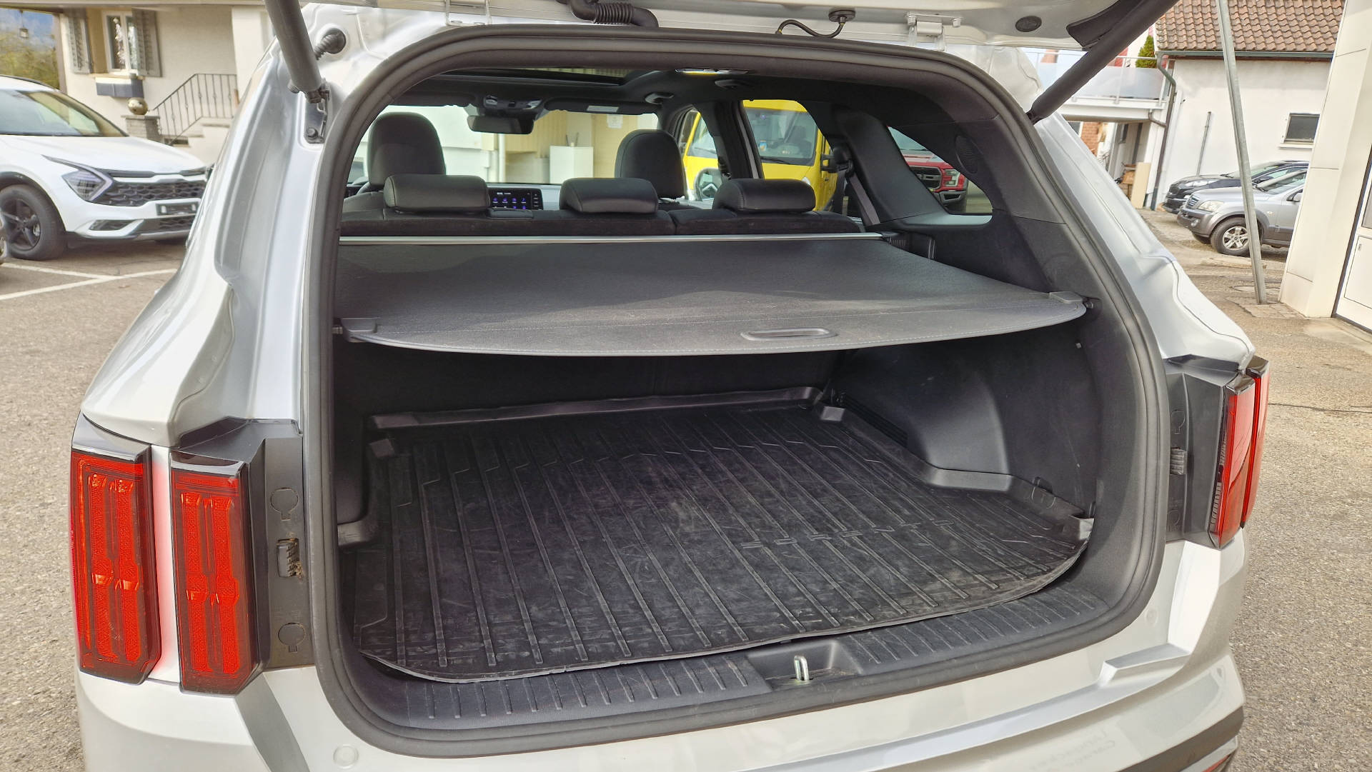 KIA Sorento 2.2 SmartD Style Luxury 5P-image-11
