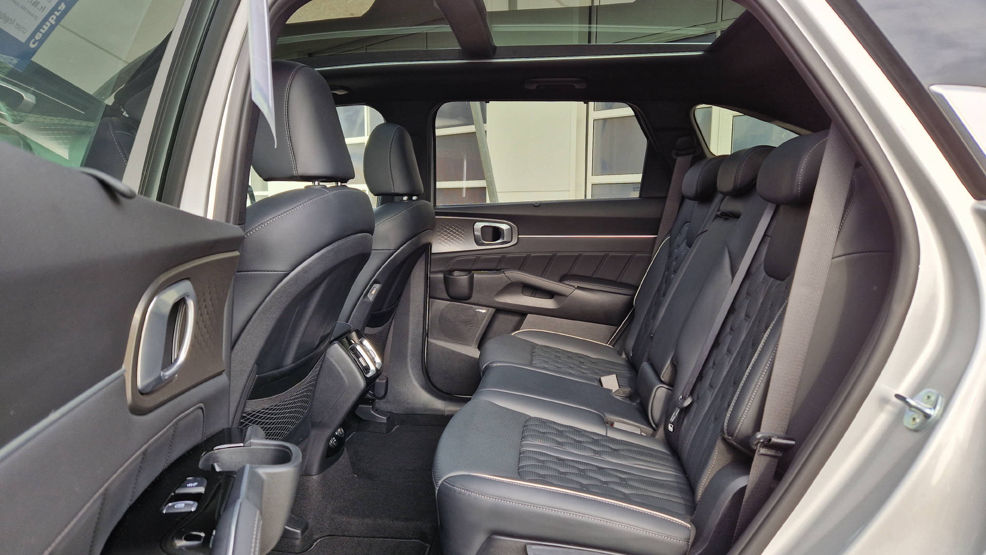 KIA Sorento 2.2 SmartD Style Luxury 5P-image-9