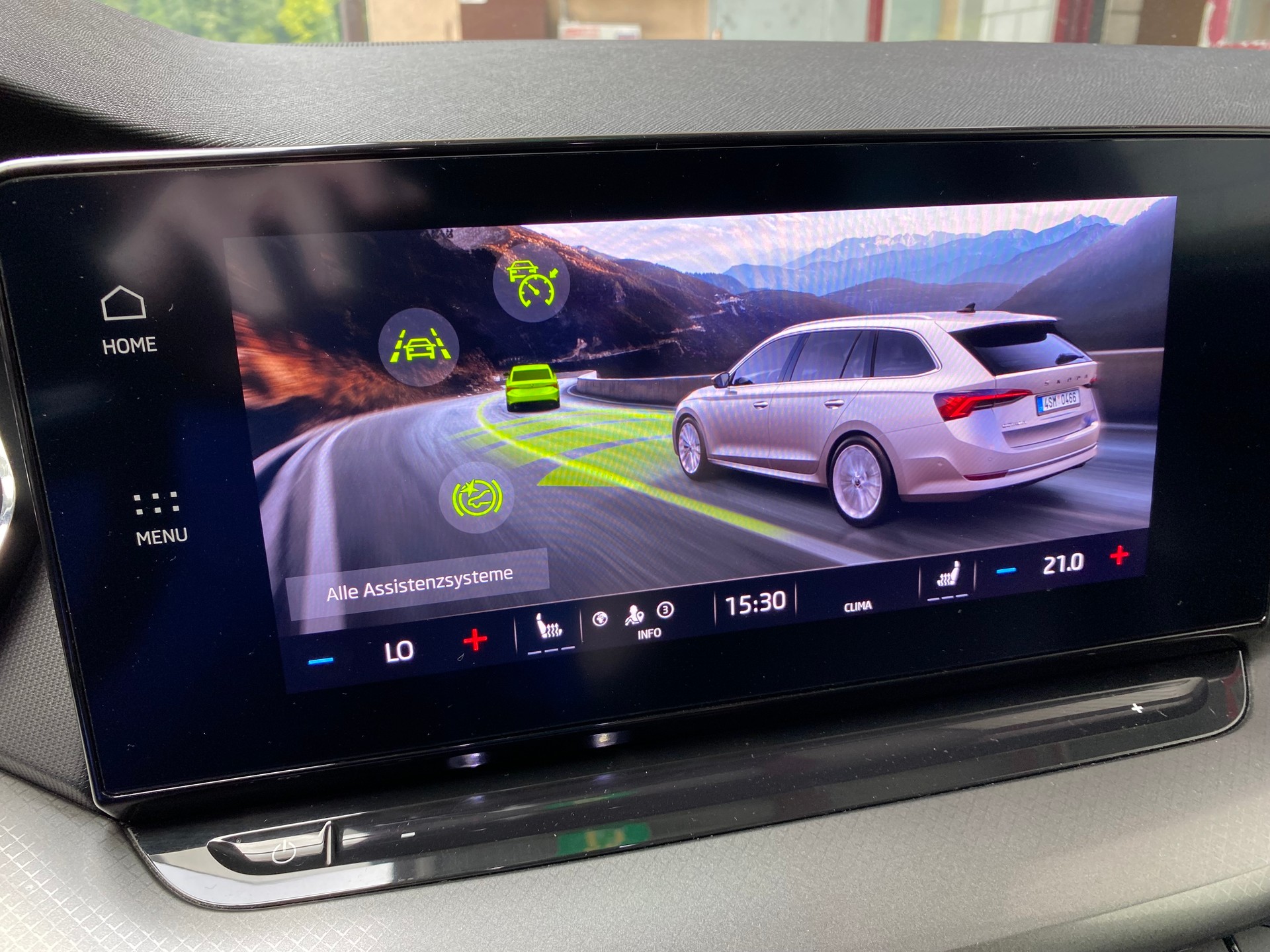 SKODA Octavia Combi 2.0 TDI DSG Ambition 4x4-image-6