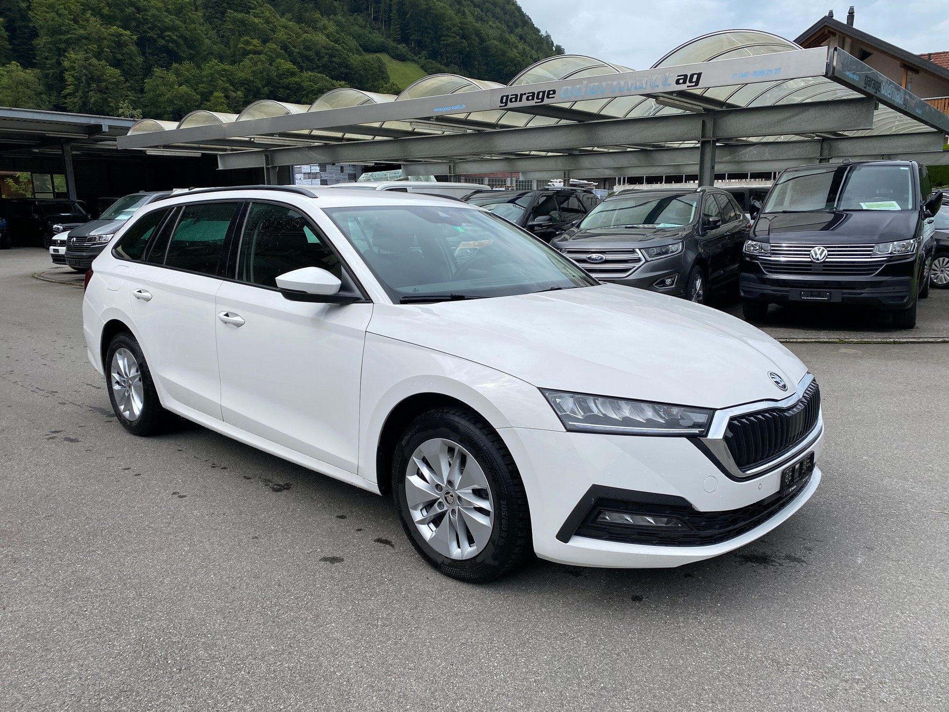 SKODA Octavia Combi 2.0 TDI DSG Ambition 4x4-image-14