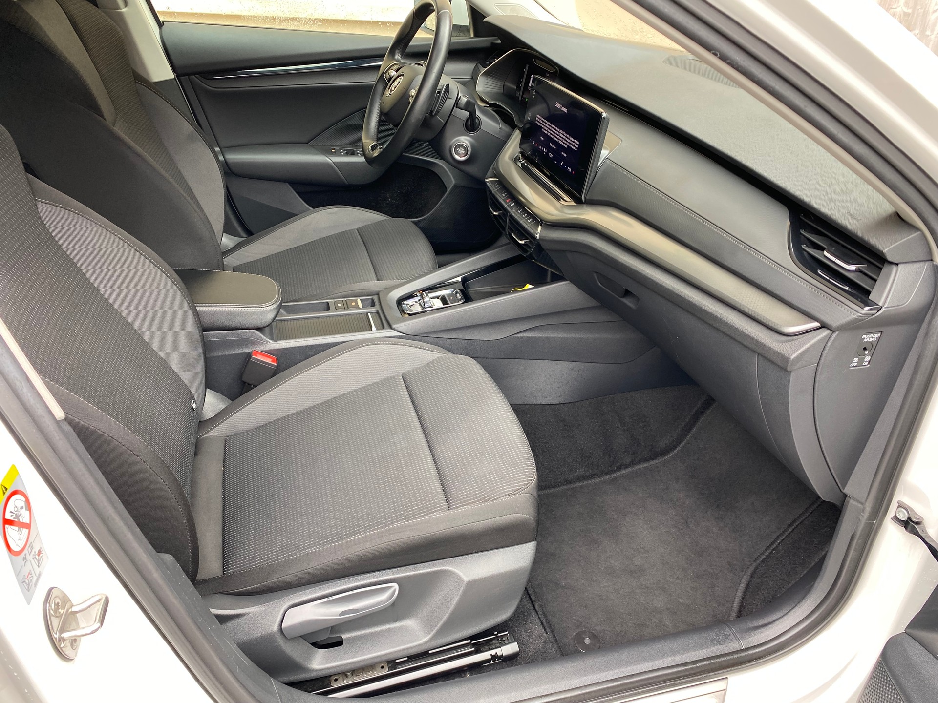 SKODA Octavia Combi 2.0 TDI DSG Ambition 4x4-image-7