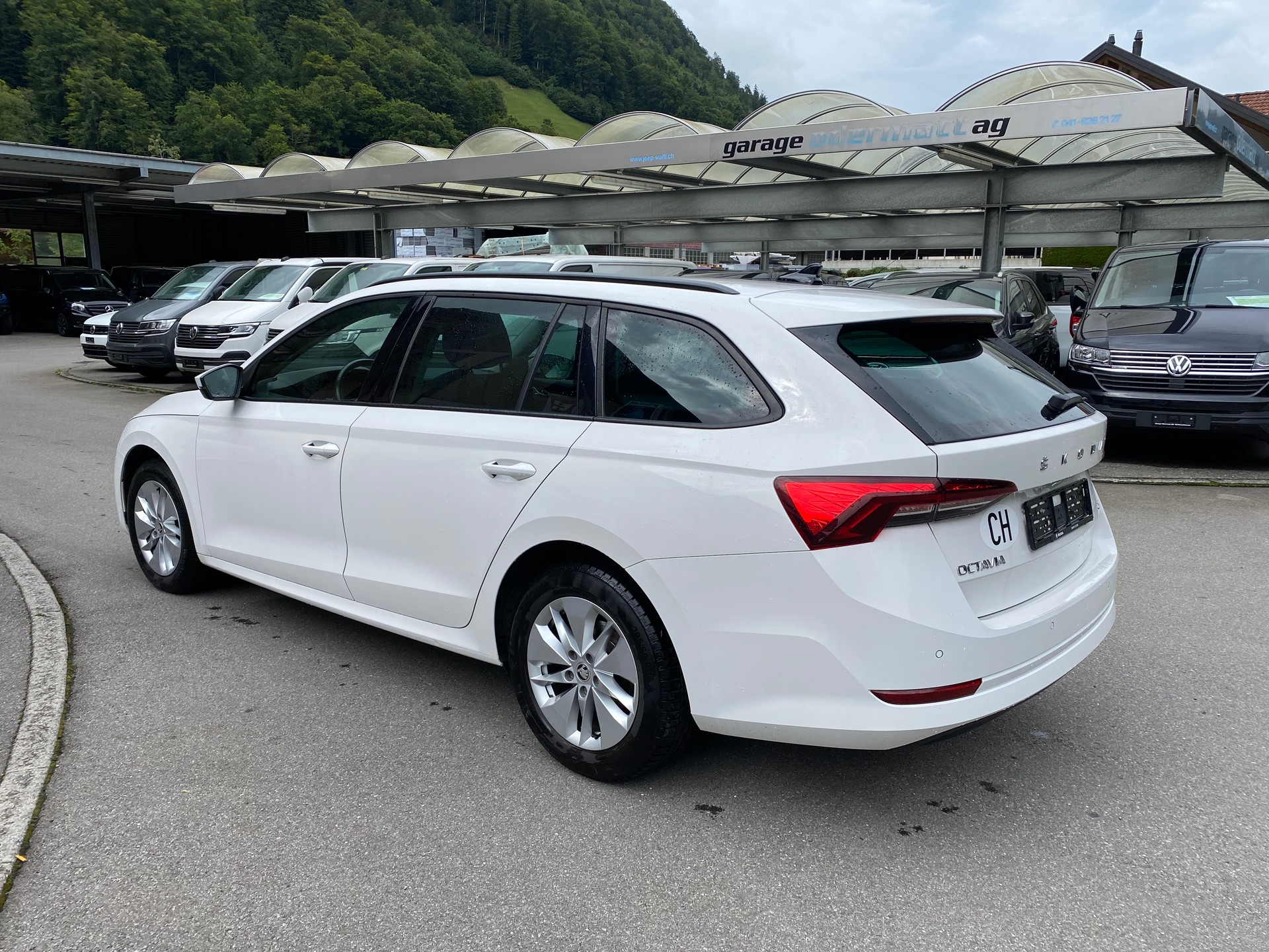 SKODA Octavia Combi 2.0 TDI DSG Ambition 4x4-image-11