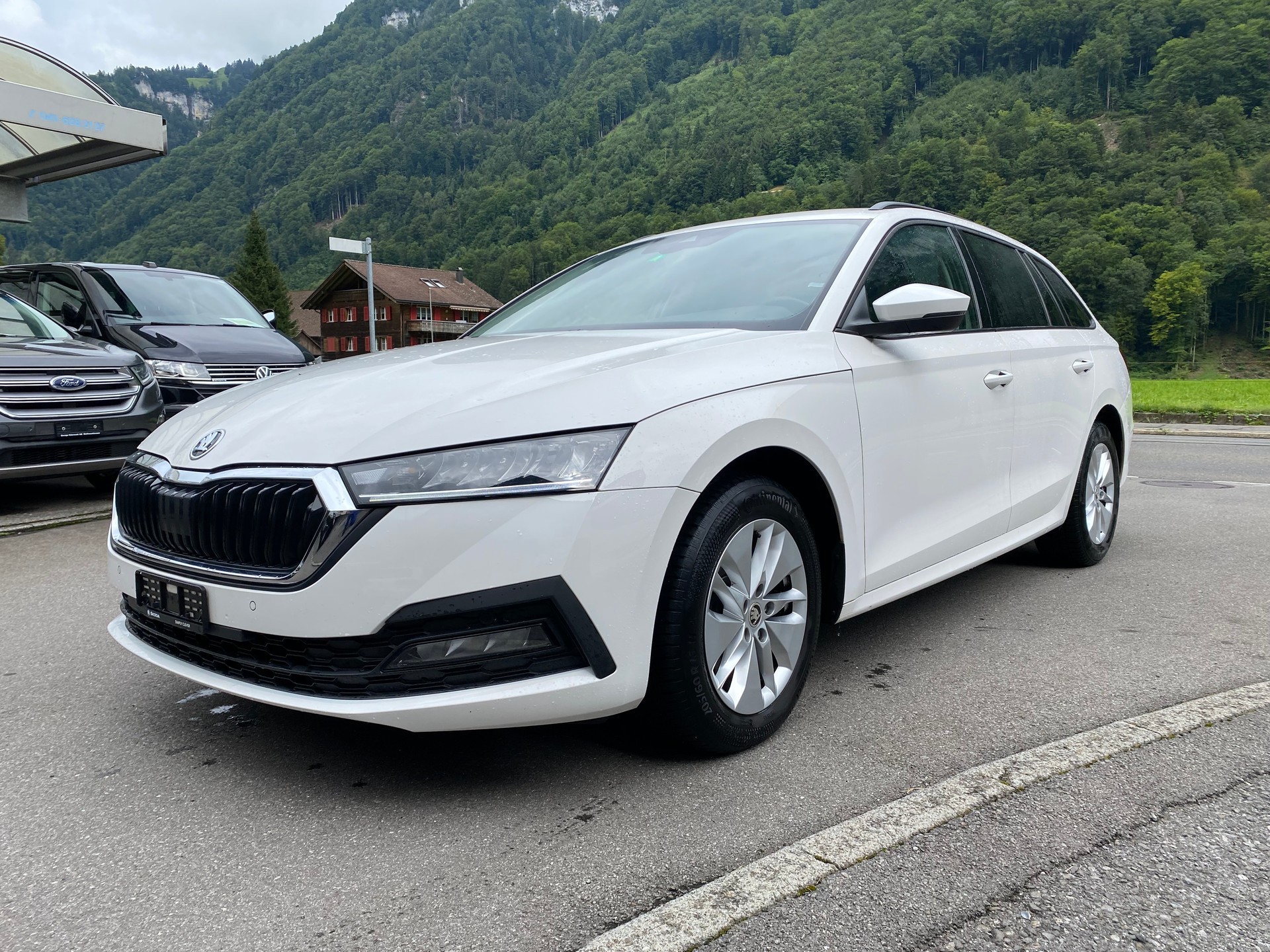 SKODA Octavia Combi 2.0 TDI DSG Ambition 4x4-image-1