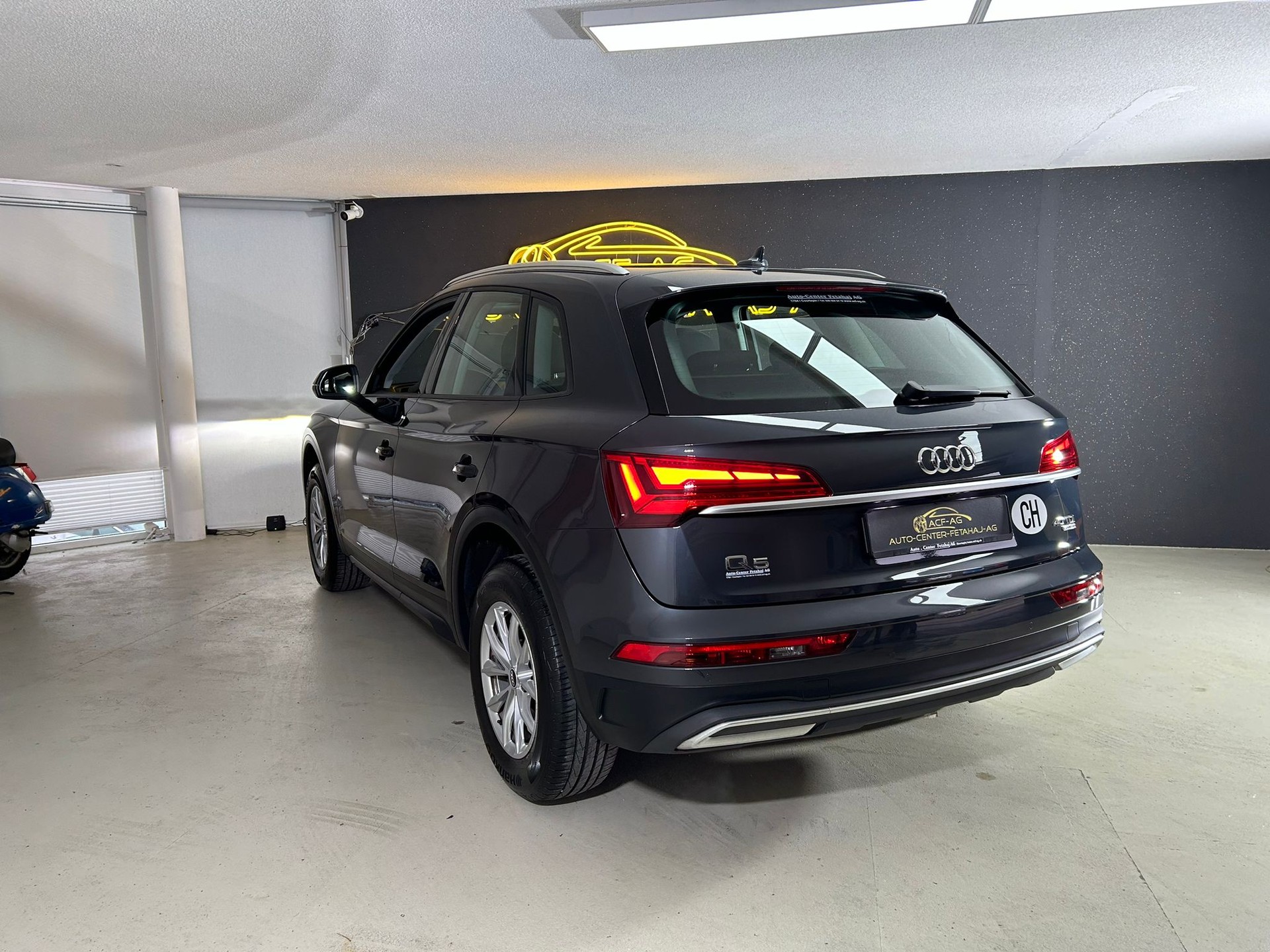 AUDI Q5 40 TDI quattro S-tronic-image-5