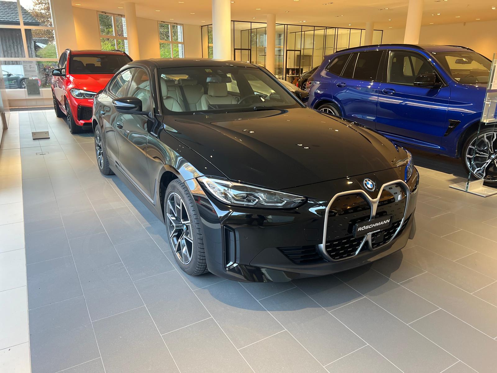 BMW i4 eDrive 35-image-6
