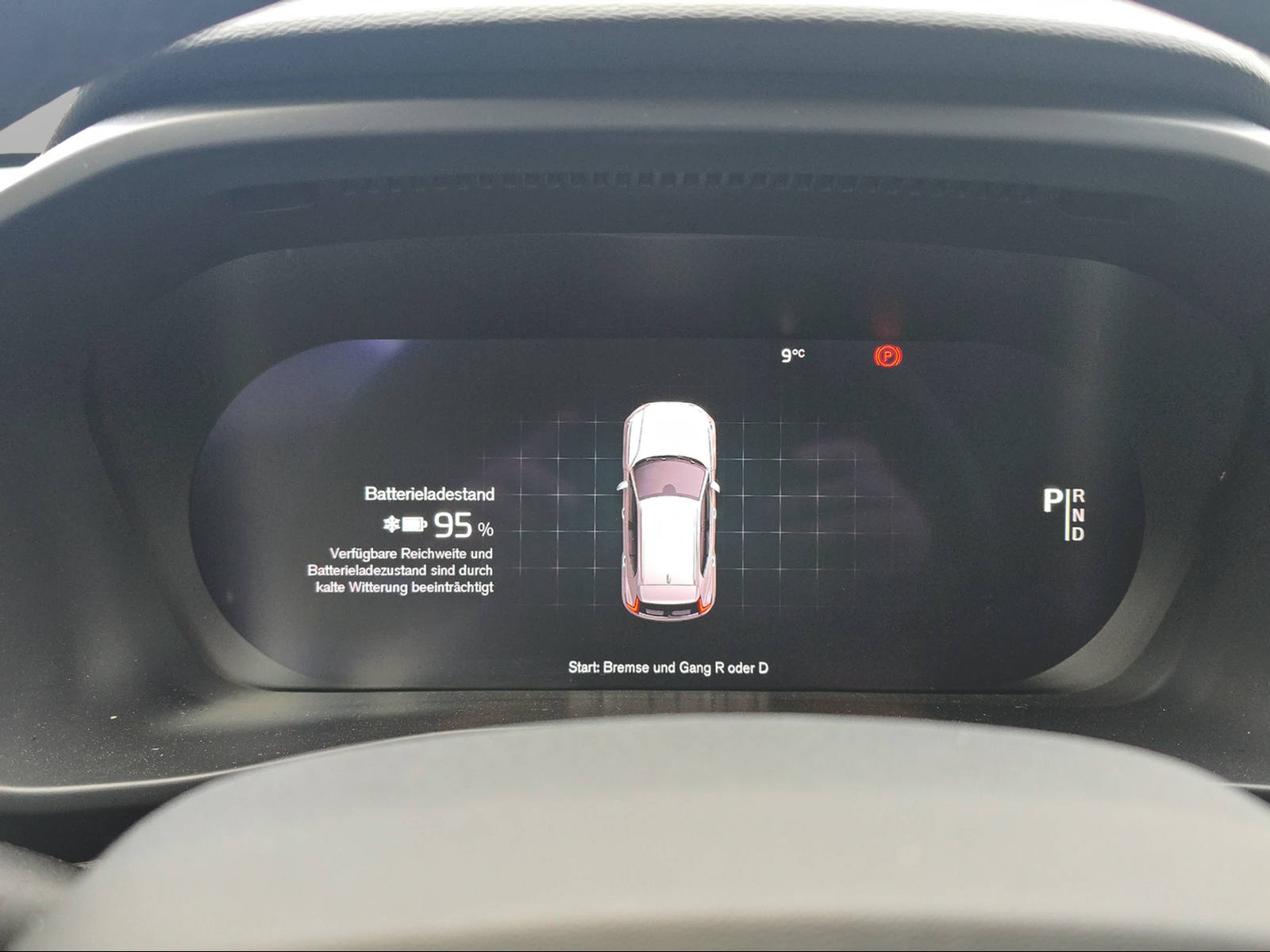 VOLVO XC40 Recharge E80 82kWh Plus AWD-image-9