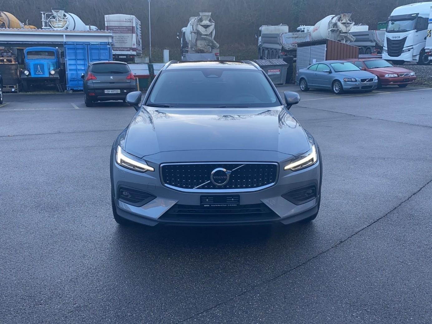 VOLVO V60 Cross Country 2.0 B5 Ultimate AWD-image-7