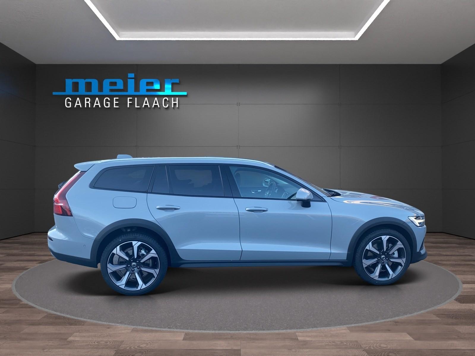 VOLVO V60 Cross Country 2.0 B5 Ultimate AWD-image-5