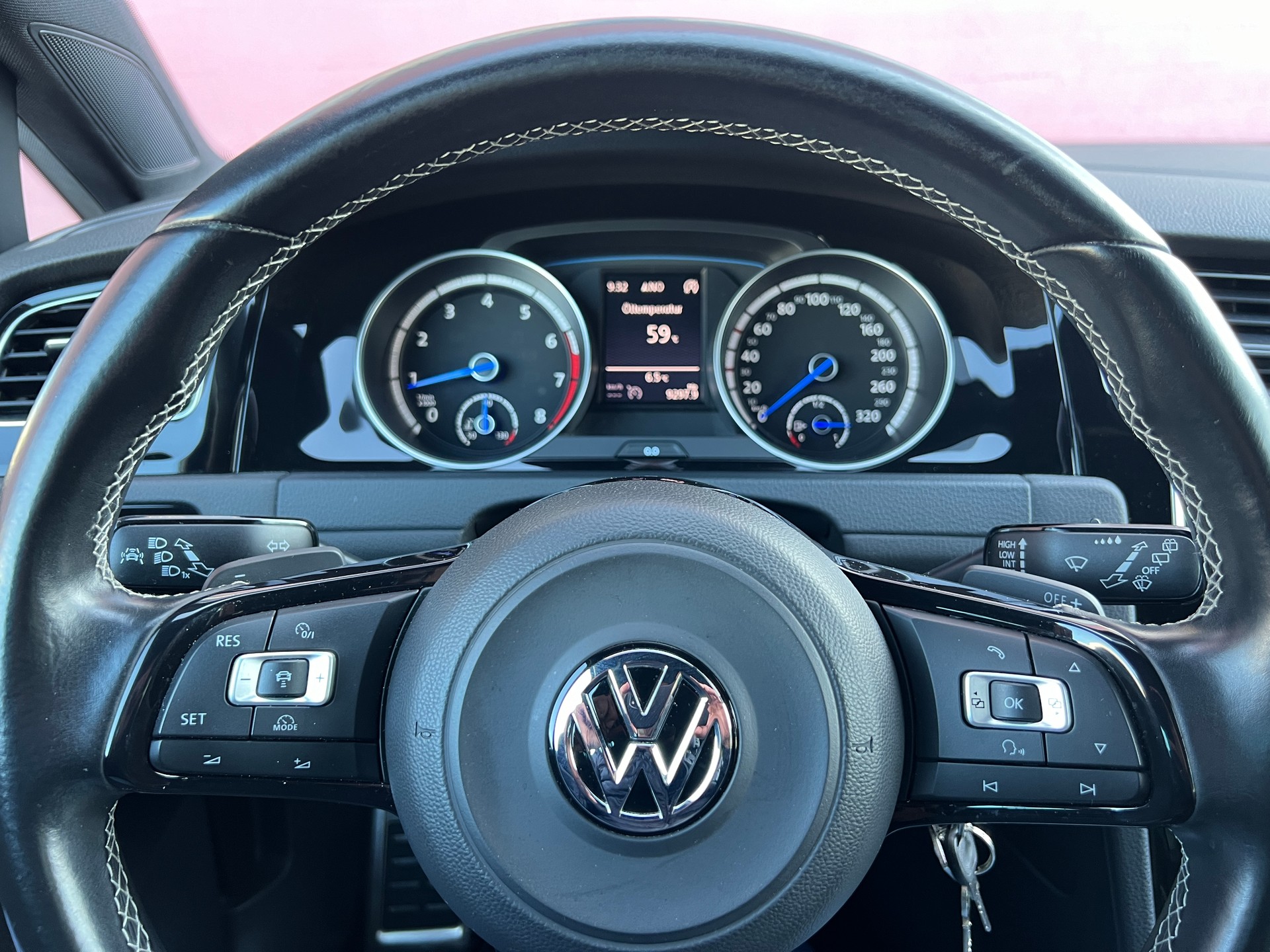 VW Golf 2.0 TSI R 4Motion DSG-image-11