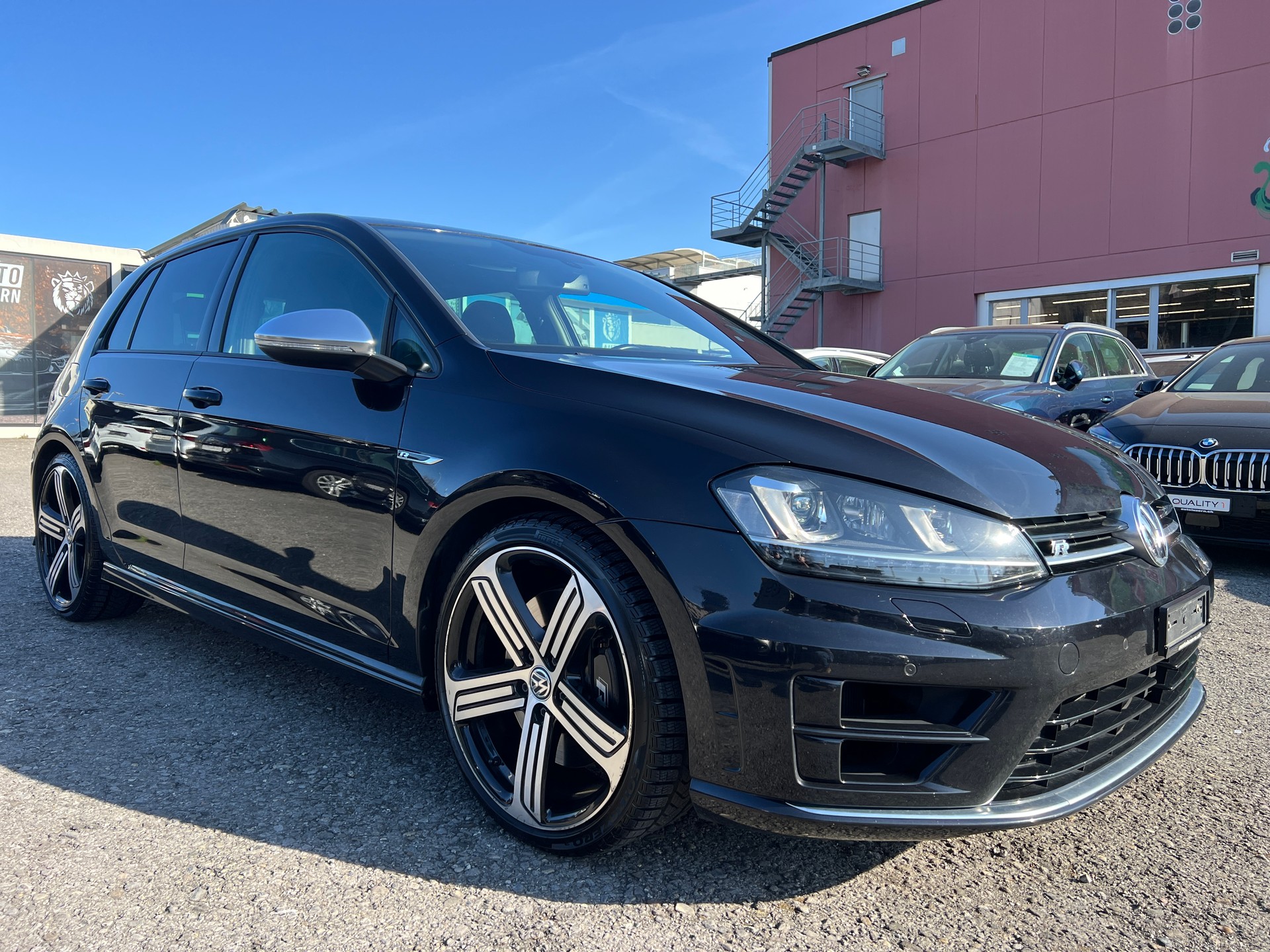 VW Golf 2.0 TSI R 4Motion DSG-image-23