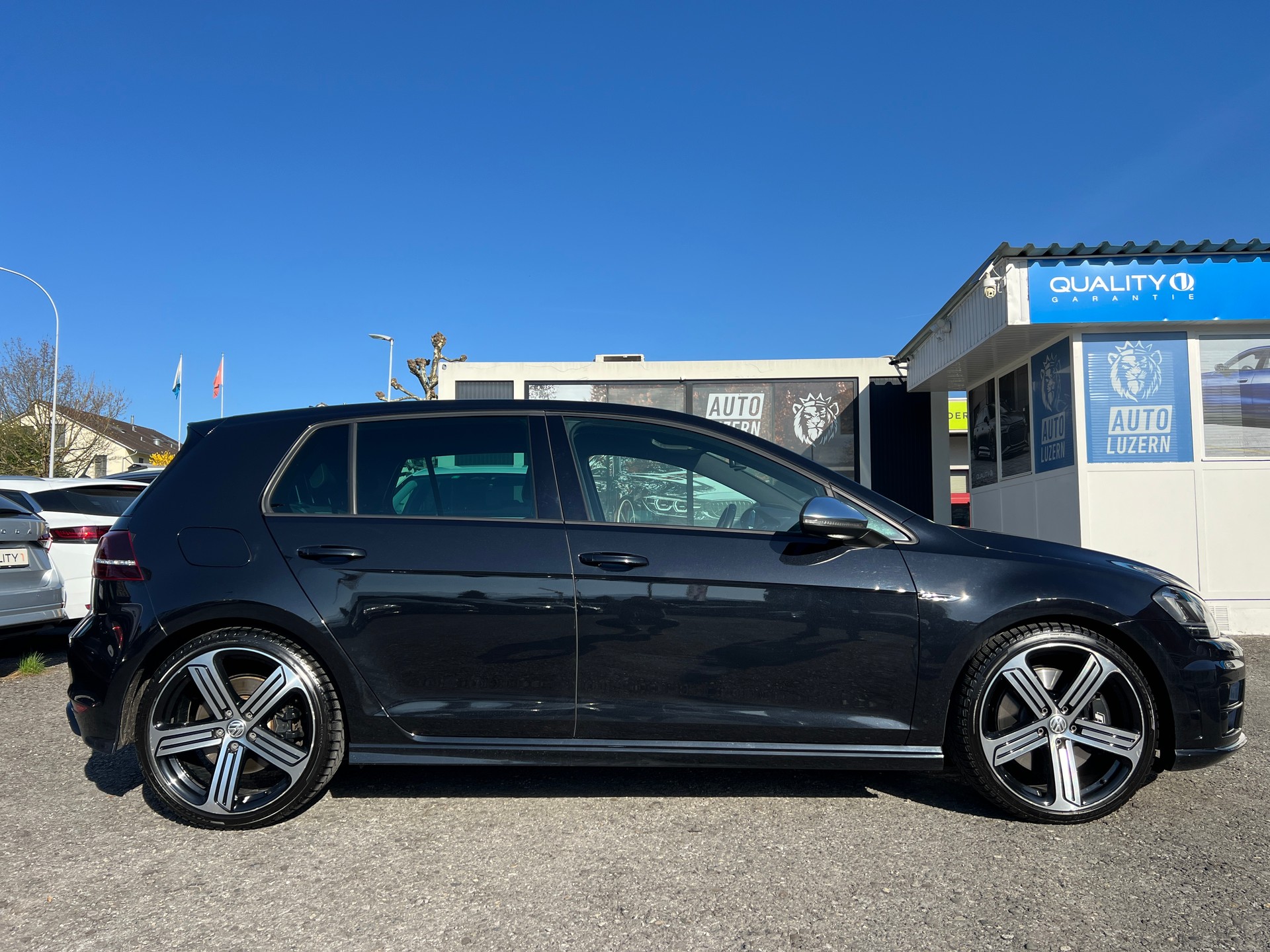 VW Golf 2.0 TSI R 4Motion DSG-image-15