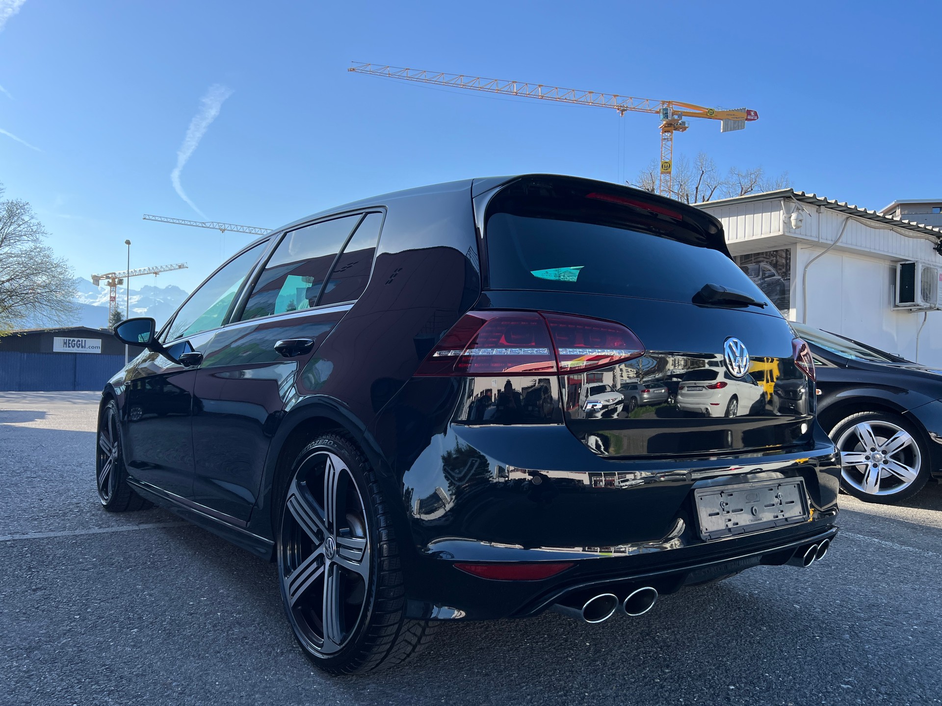 VW Golf 2.0 TSI R 4Motion DSG-image-4