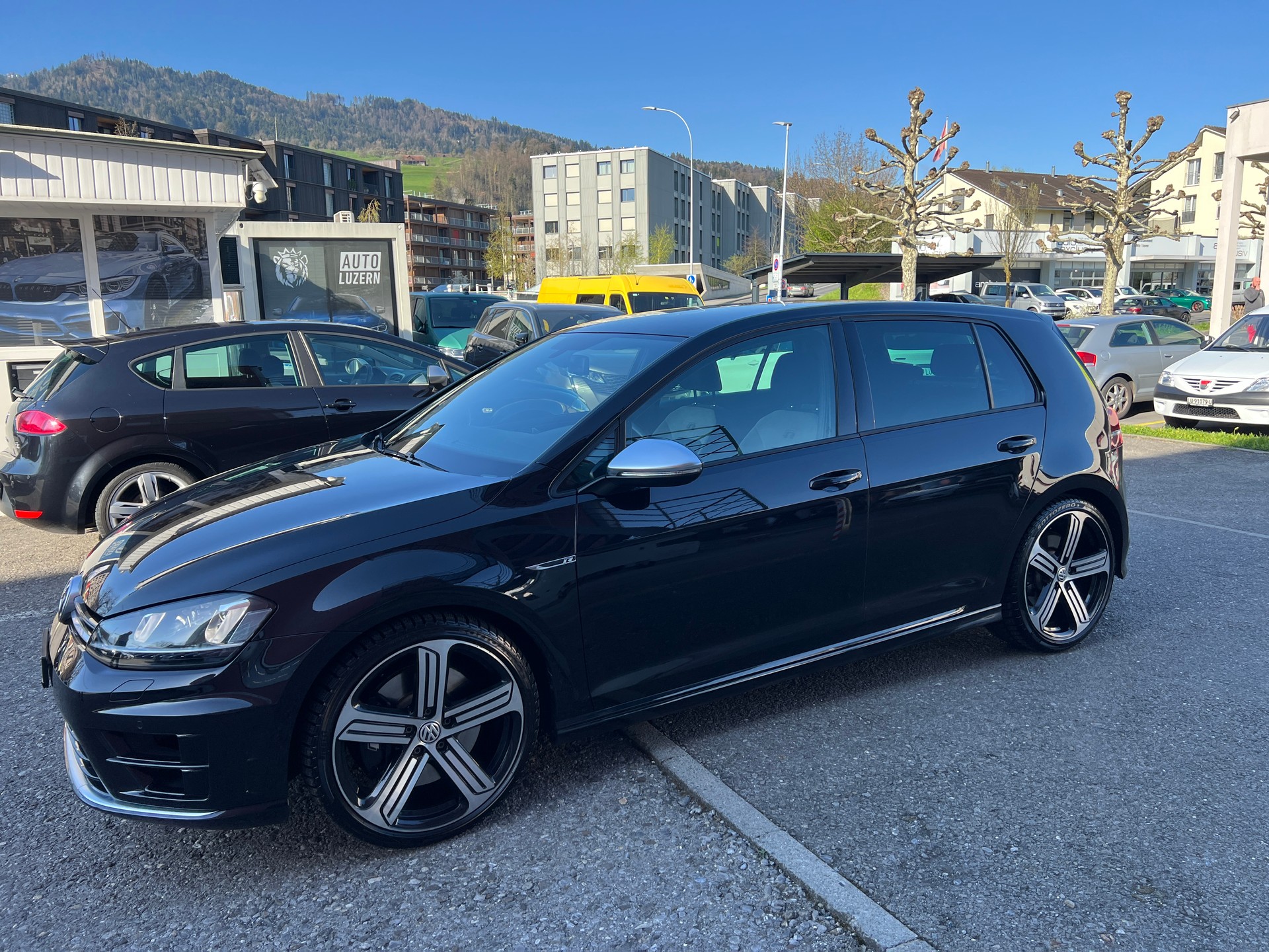 VW Golf 2.0 TSI R 4Motion DSG-image-3