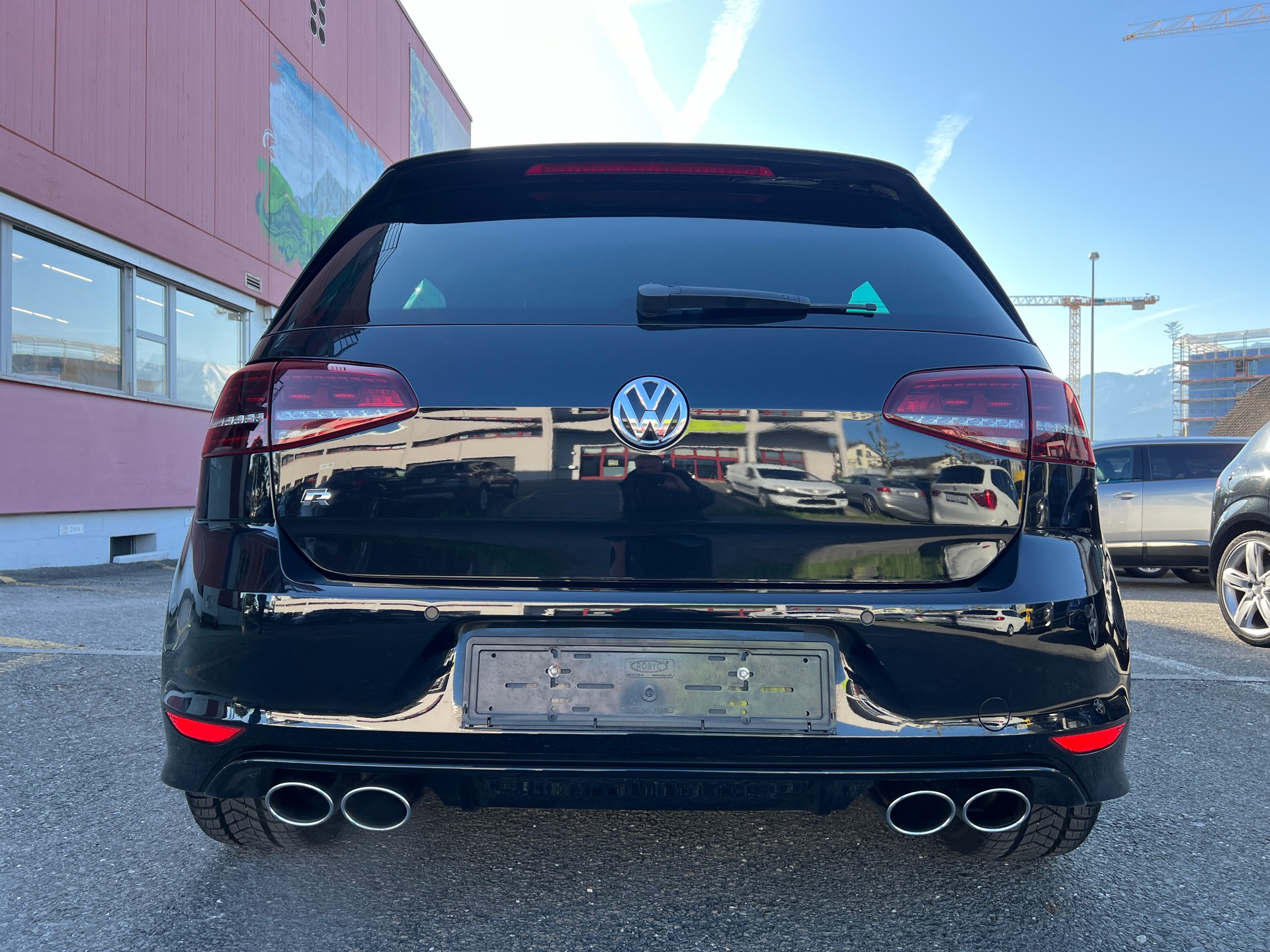 VW Golf 2.0 TSI R 4Motion DSG-image-5