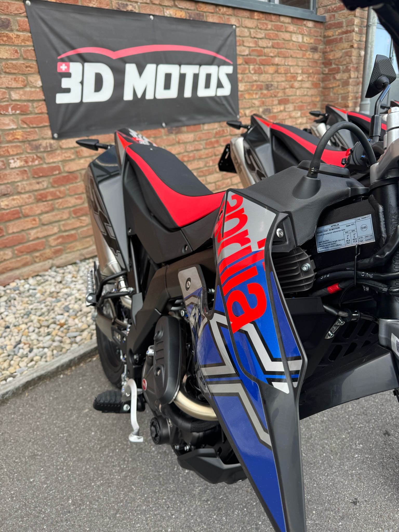APRILIA SX 125-showroom-element-3