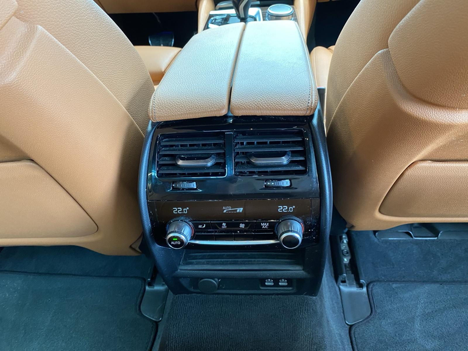 BMW M550i xDrive SAG-image-14